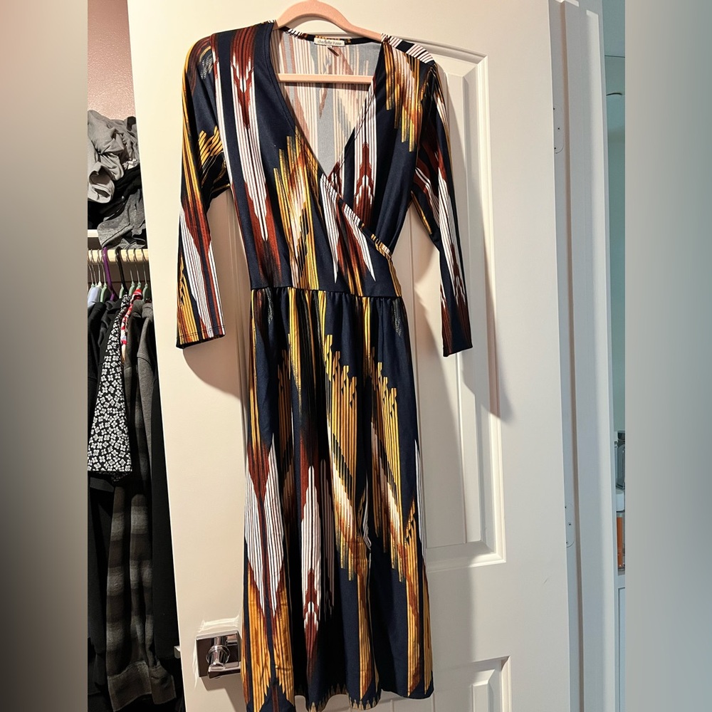 Charlotte Russe Navy and Gold Long Sleeve Dress